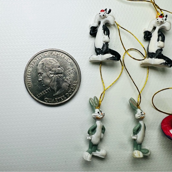 Mini Warner Bros. Looney Tunes Christmas Tree ornaments - Picture 2 of 2